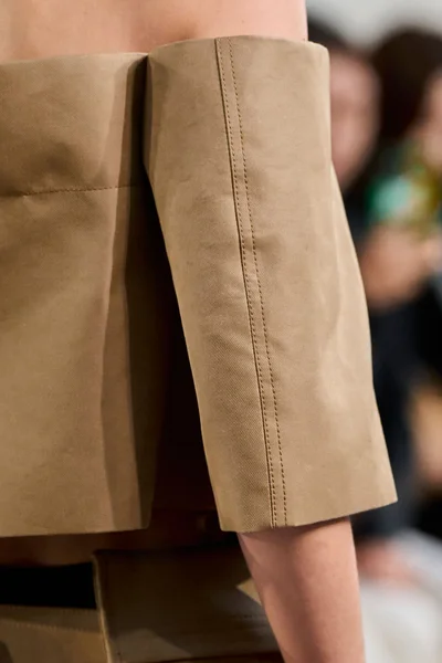 Look 60